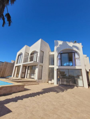 Casa en Pichidangui frente a playa 6 personas